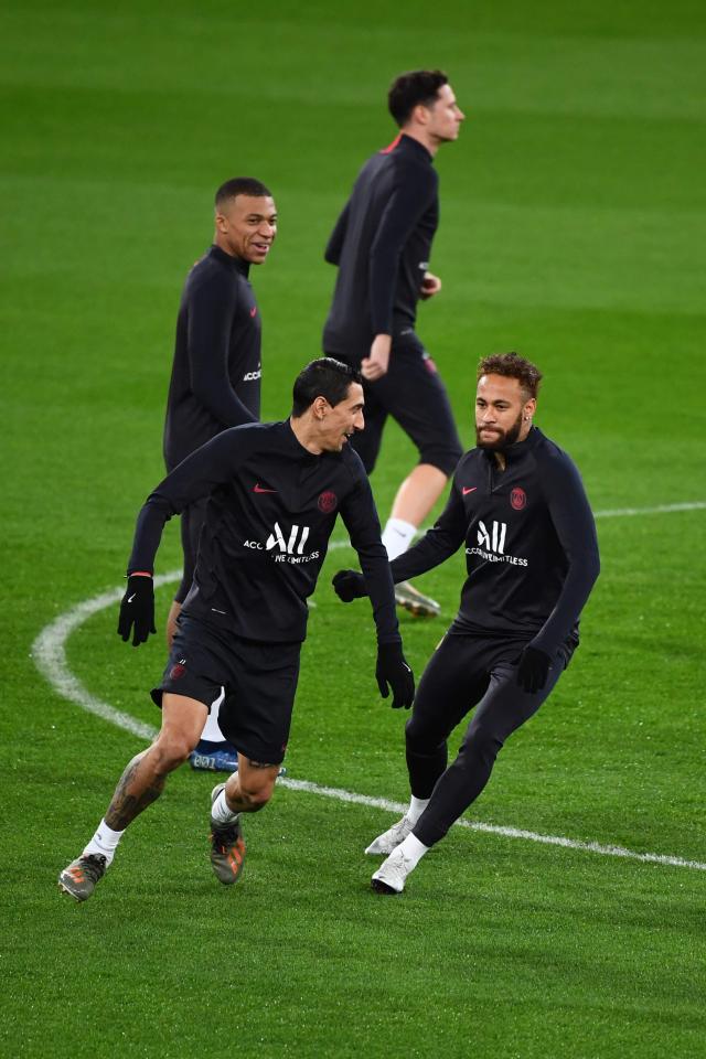 开云体育官网-欧冠篮球赛季后赛开始，强强对抗