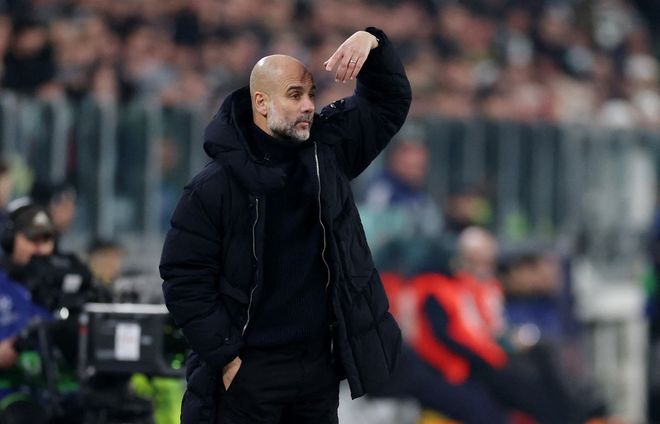 曼城主教练训练球员备战国际对手比赛