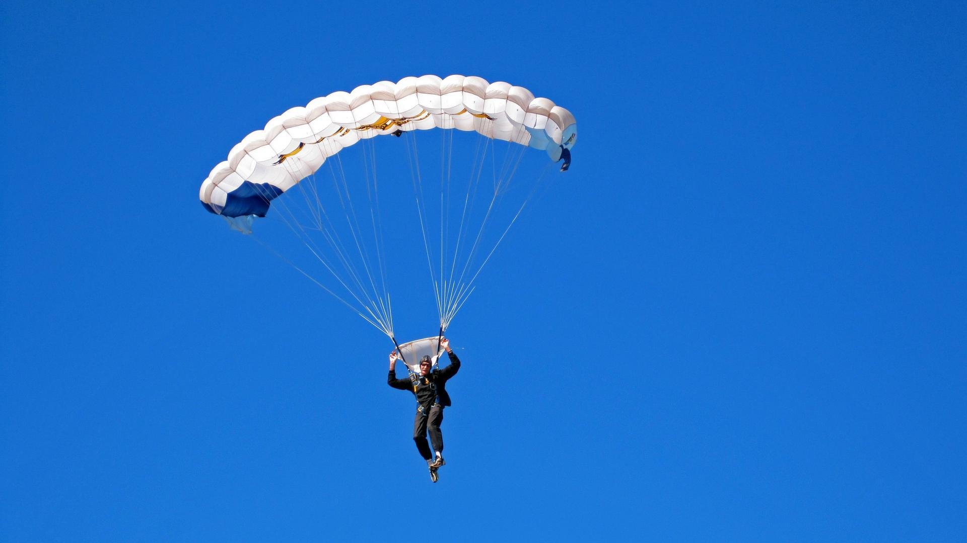 大漠孤烟直，一柱定乾坤，文班亚马化身关键先生，爵士轻取广厦的唯一性胜利